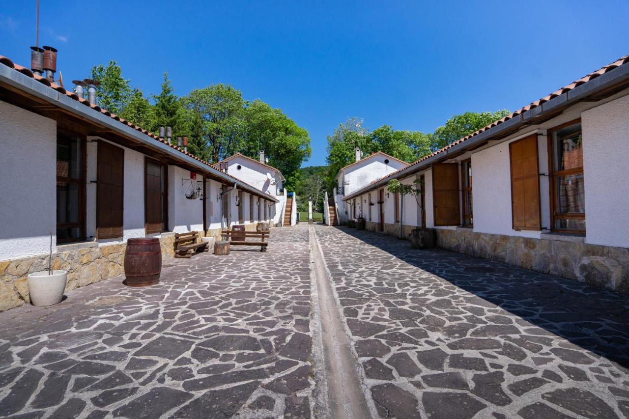 Kampaoh Sierra de Urbasa Hotel Bacáicoa Eksteriør billede